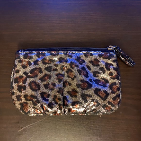 Victoria Secret pouch - Picture 2 of 4